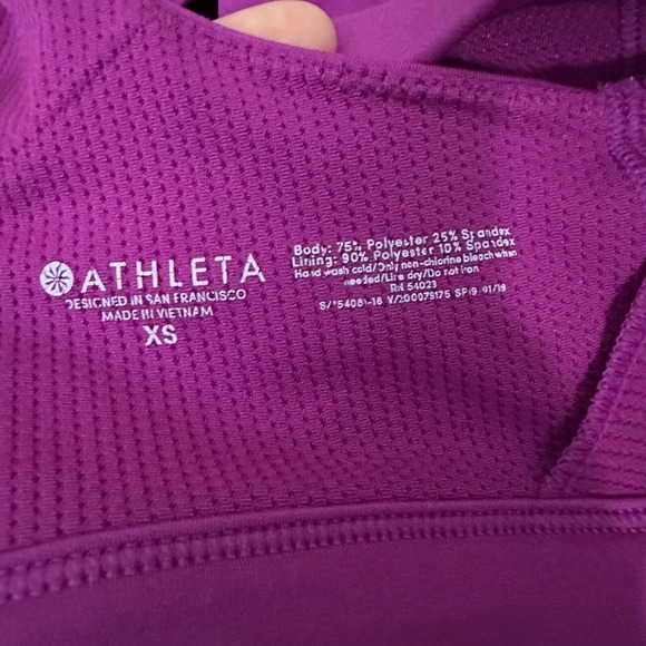 ATHLETA Crossback Sports Bra in Purple Elastic Hem - Picture 5 of 6
